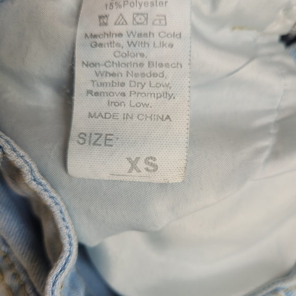 Jeans Wear Shorts - Picture 4 of 4